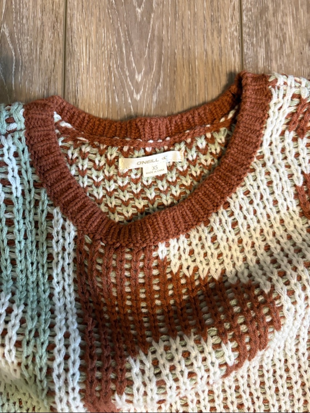 O'Neill White & Rust Patterned Scoop Neck Sweater - Picture 3 of 4